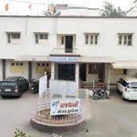 Hotel Rajdhani Hālol Esterno foto